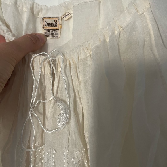 Vintage embroidered peasant blouse - Picture 3 of 3